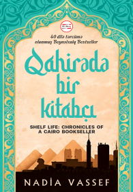 Qahirədə bir kitabçı