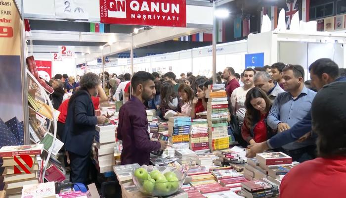 “Ədəbiyyata maraq artıb, alıcılar çoxalıb” “Ədəbiyyata maraq artıb, alıcılar çoxalıb”