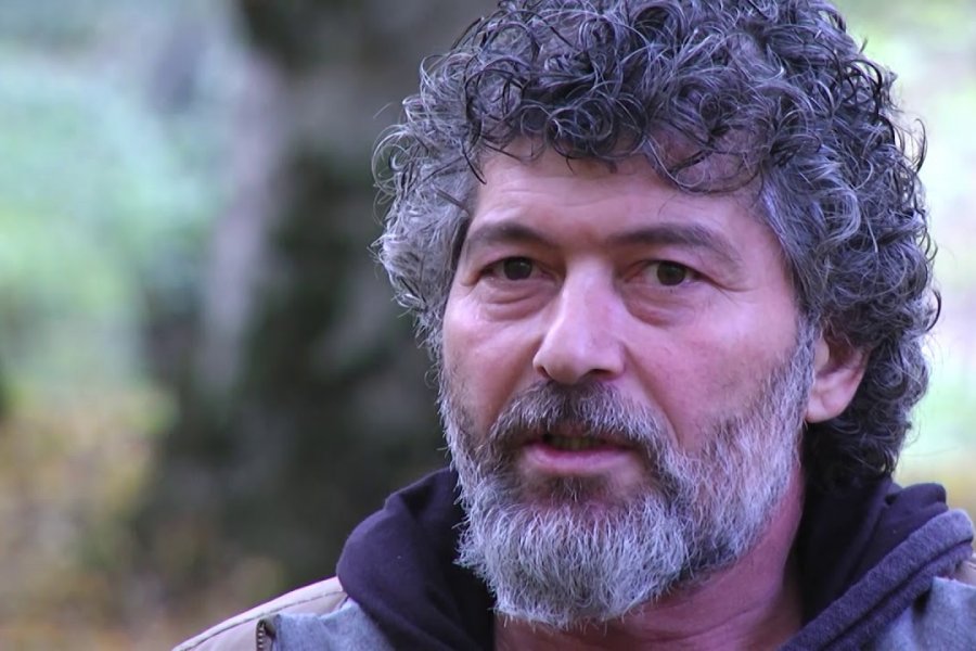 Şahbaz Xuduoğlu məşhur əsəri dilimizə çevirdi Şahbaz Xuduoğlu məşhur əsəri dilimizə çevirdi
