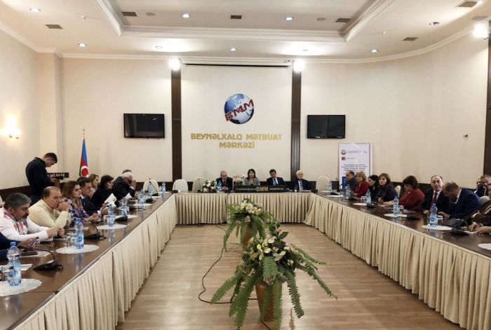 “İmadəddin Nəsimi - 40 qəzəl” kitabının təqdimatı keçirilib “İmadəddin Nəsimi - 40 qəzəl” kitabının təqdimatı keçirilib