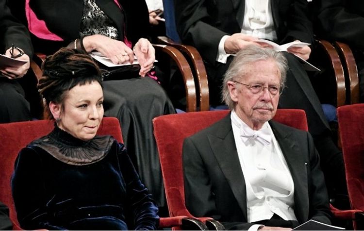 Ədəbiyyat üzrə Nobel mükafatı sahiblərinə təqdim olundu Ədəbiyyat üzrə Nobel mükafatı sahiblərinə təqdim olundu